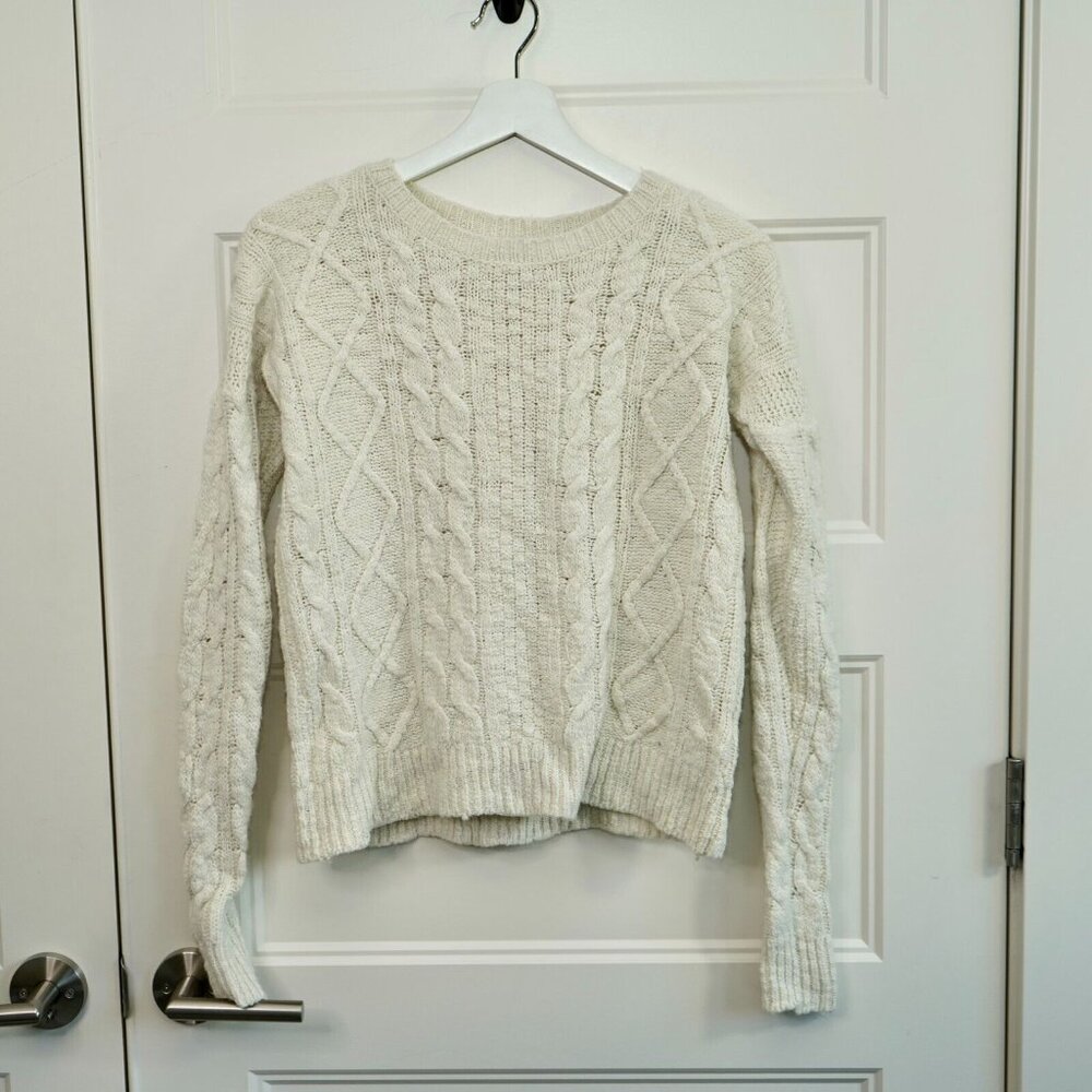 Abercrombie & Fitch Women's Size XS/SCream Cable Knit Crew Neck Pullover Sweater